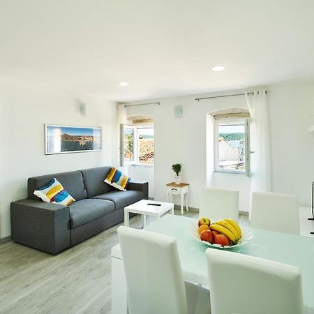 Roviv Apartments In The Old Town By Irundo Rovinj Bagian luar foto